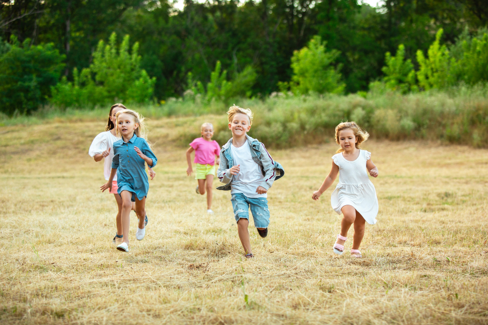 Enfants qui courent